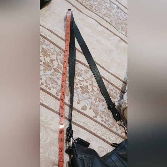 Coach VTG Black Peebled Leather Crossbody. # F19722 EUC 🎉🎉Host Pick 1/8/25🎉🎉 - Picture 16 of 16